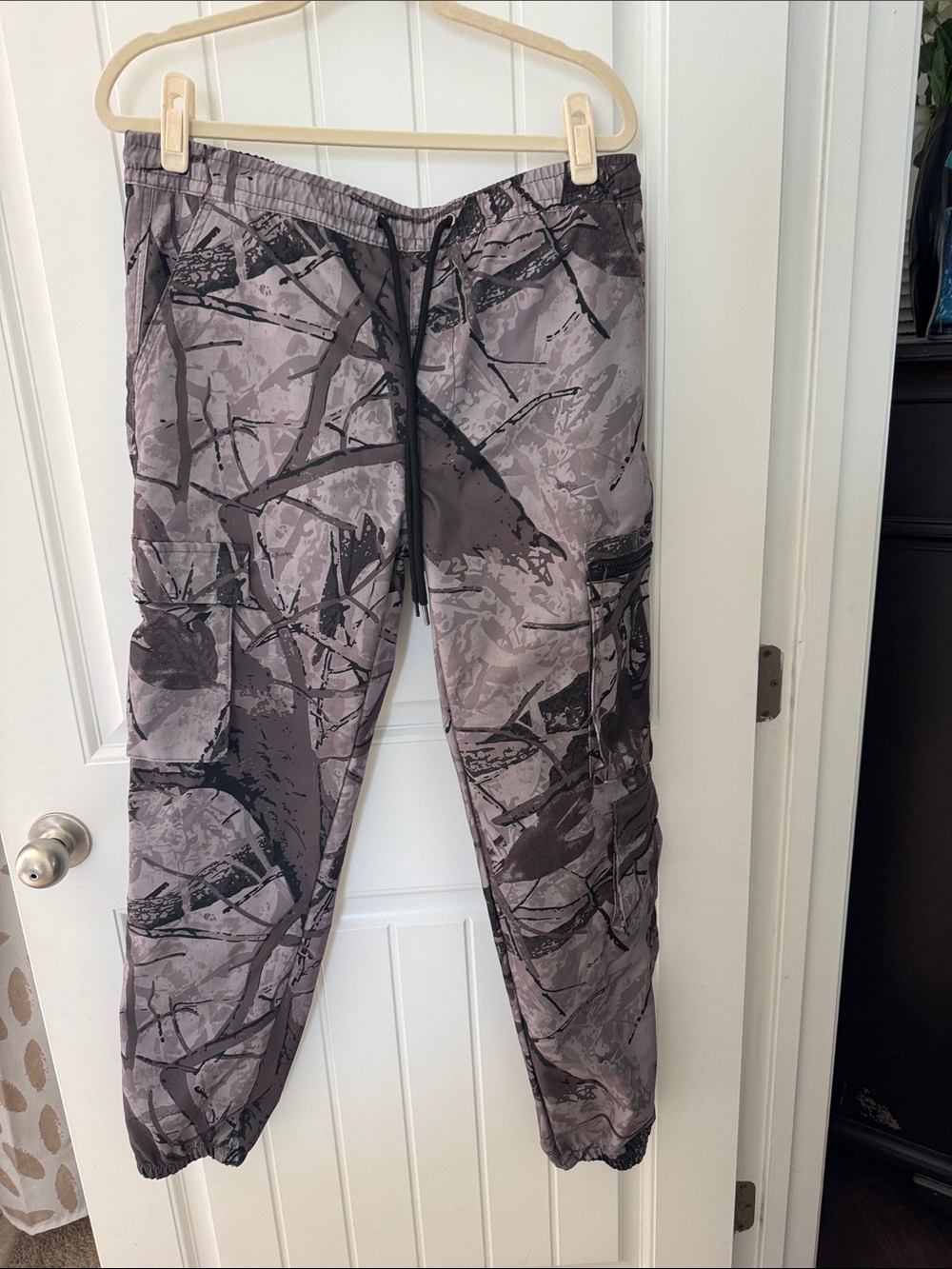 Smoke & Ash Wimen’s Gray Camo Cargo Joggers
